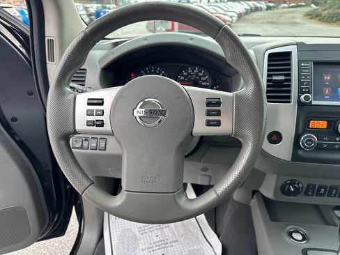 Used 2021 Nissan Frontier SV image 15