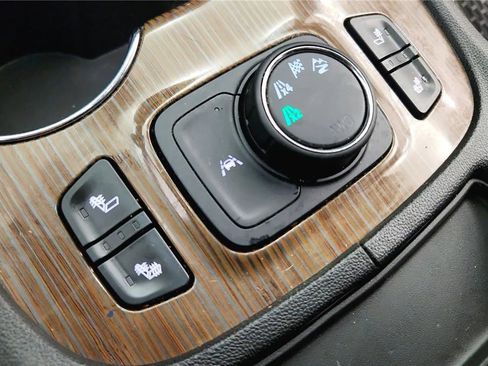 Used 2023 GMC Acadia SLE w/ Driver Convenience Package image 30