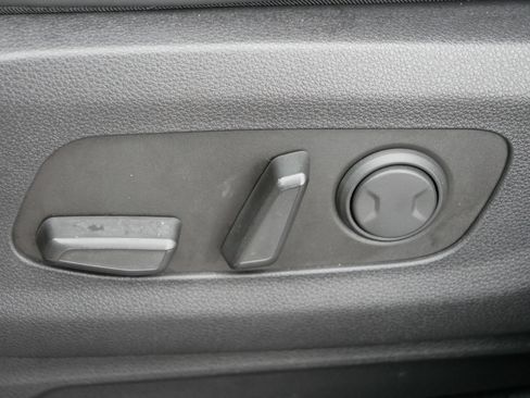 Certified 2024 Kia Carnival LX image 20