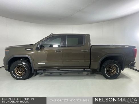 Used 2023 GMC Sierra 1500 Elevation w/ Elevation Premium Package AWD/4WD image 9