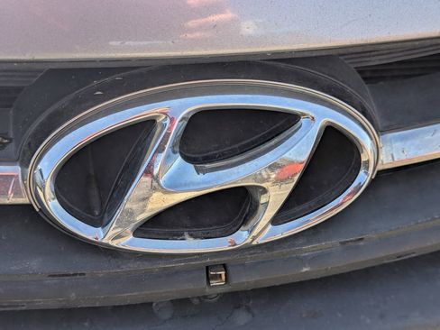 Used 2015 Hyundai Elantra GT FWD image 11