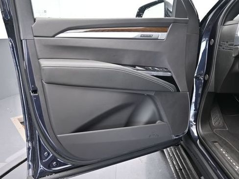 Used 2025 Cadillac Escalade Sport Platinum AWD/4WD image 18