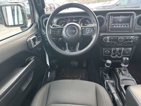 Used 2023 Jeep Wrangler Unlimited image 16