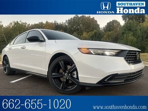 Used 2025 Honda Accord Sport image 1