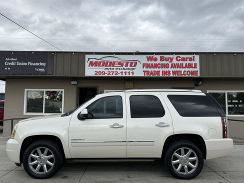 Used 2013 GMC Yukon Denali AWD/4WD image 7