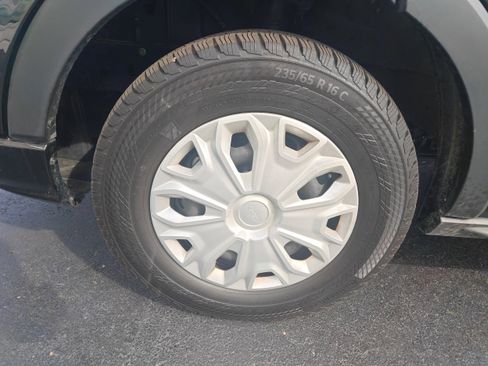 Used 2024 Ford Transit 350 XLT image 9