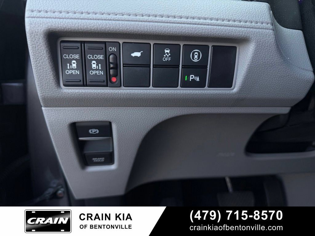 Used 2024 Honda Odyssey Elite image 12