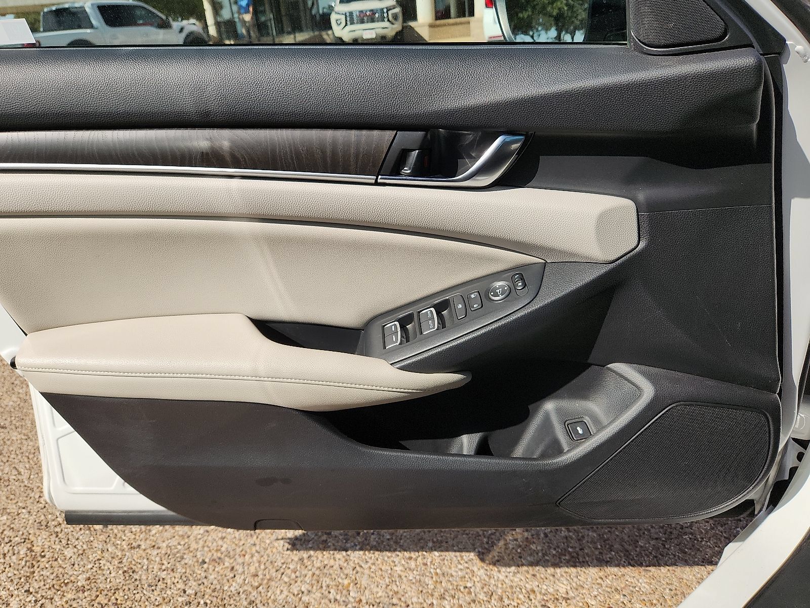 Used 2019 Honda Accord EX image 16