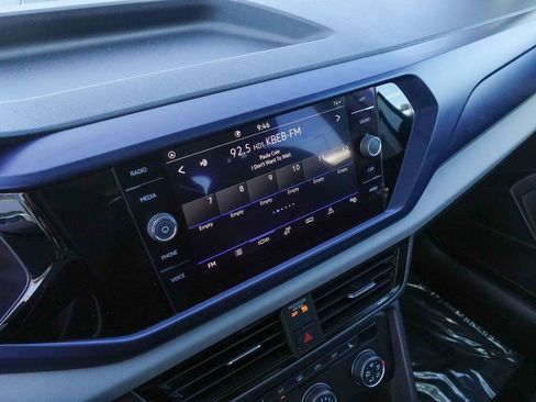 Used 2022 Volkswagen Taos SE image 20