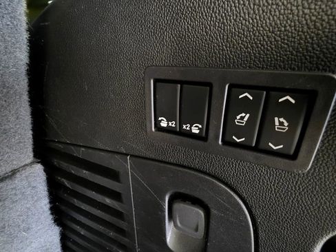 Used 2019 Cadillac Escalade Platinum AWD/4WD image 15