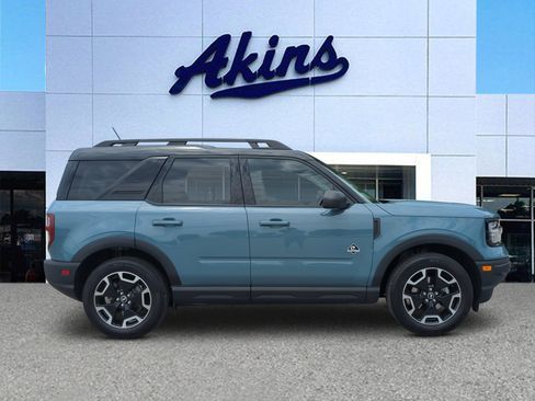 Certified 2022 Ford Bronco Sport Outer Banks w/ Tech Package AWD/4WD image 1