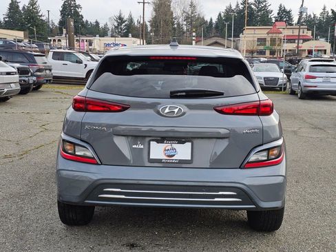 Used 2023 Hyundai Kona SE w/ Cargo Package image 6