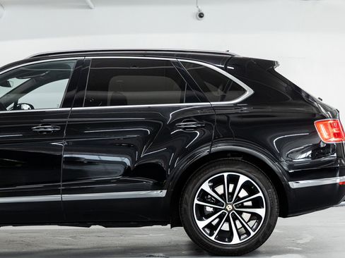 Used 2020 Bentley Bentayga AWD/4WD image 15