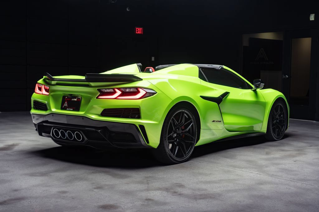Used 2023 Chevrolet Corvette Z06 w/ Stealth Interior Trim Package RWD image 15