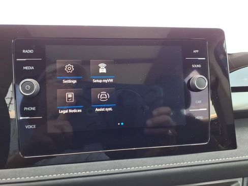 Certified 2025 Volkswagen Taos SE AWD/4WD image 29