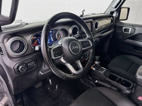 Used 2021 Jeep Wrangler Unlimited Sahara AWD/4WD image 9