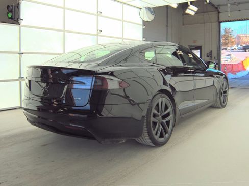Used 2022 Tesla Model S Plaid image 5