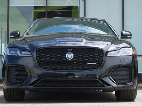 Used 2024 Jaguar XF R-Dynamic SE AWD/4WD image 3