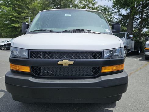 New 2025 Chevrolet Express 2500 w/ Driver Convenience Package RWD image 7