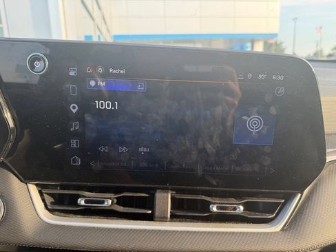 Used 2025 Chevrolet Equinox LT w/ Safety and Technology Package FWD image 10