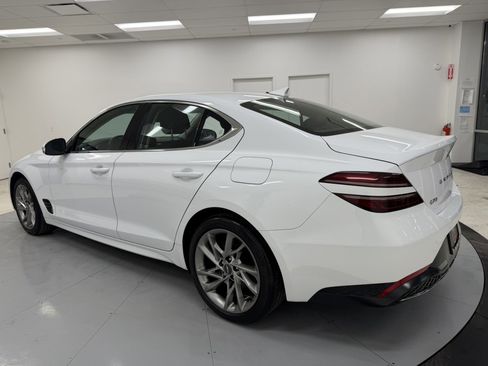 Used 2022 Genesis G70 2.0T image 6