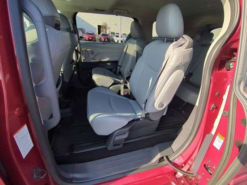 Certified 2024 Toyota Sienna XLE image 15