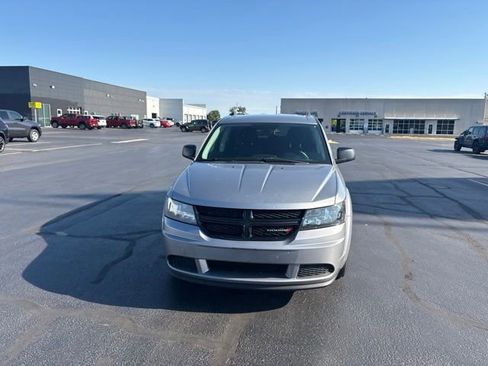 Used 2018 Dodge Journey SE w/ Blacktop Package FWD image 6