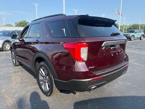 Used 2023 Ford Explorer XLT w/ Equipment Group 202A AWD/4WD image 9