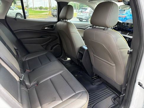 Used 2025 Chevrolet Trax ACTIV w/ Driver Confidence Package FWD image 5
