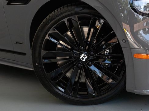 New 2025 Bentley Flying Spur Plug-In Hybrid image 12