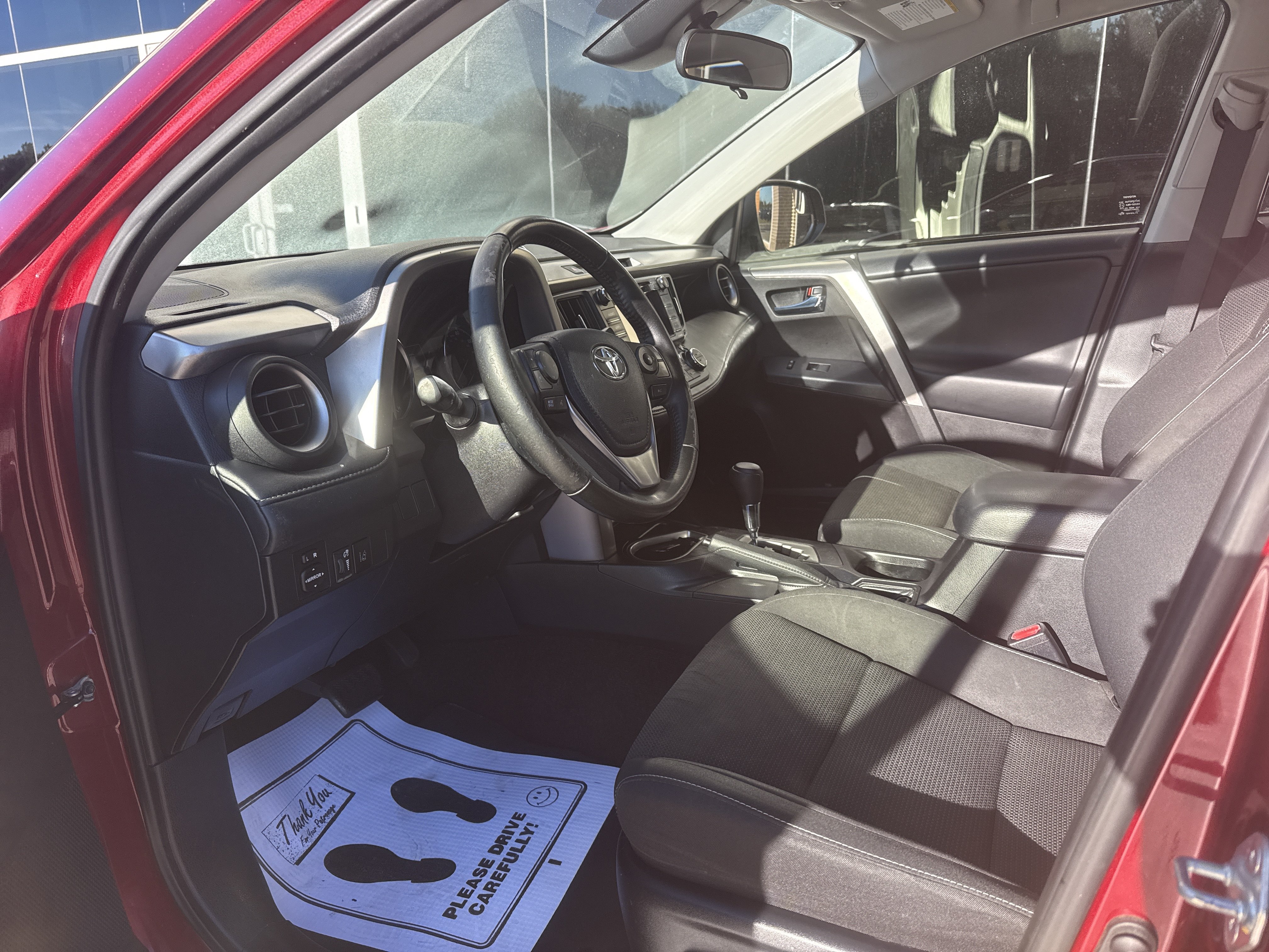 Used 2018 Toyota RAV4 XLE w/ Carpet Mat Package AWD/4WD image 9