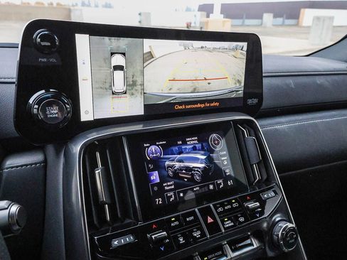 Used 2024 Lexus LX 600 F Sport image 32