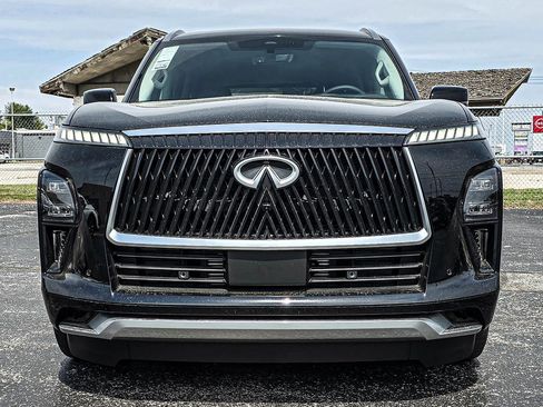 New 2026 INFINITI QX80 Luxe image 2
