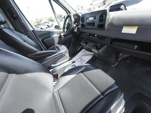 Used 2025 Mercedes-Benz Sprinter 2500 image 29