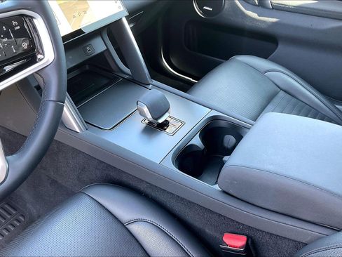 Used 2024 Land Rover Discovery Sport S image 16