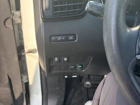 Used 2020 Nissan Rogue Sport S w/ Appearance Package image 18