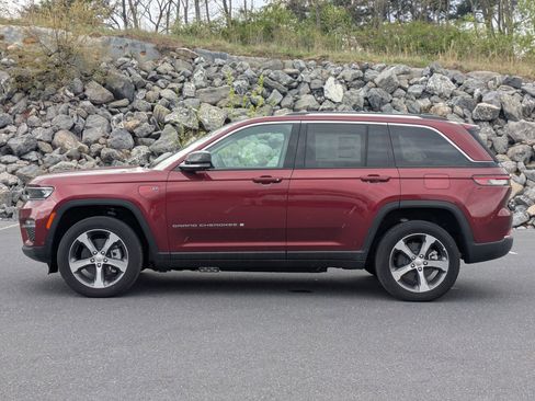 New 2024 Jeep Grand Cherokee Limited 4xe w/ Luxury Tech Group II image 8