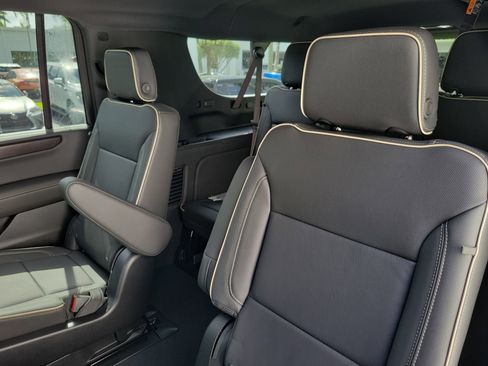 New 2026 GMC Yukon XL Elevation image 14