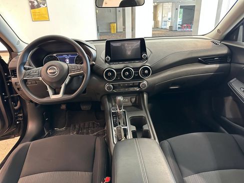Used 2025 Nissan Sentra SV FWD image 32