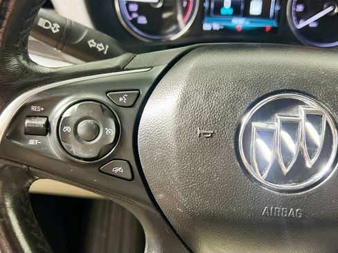 Used 2018 Buick Enclave Essence FWD image 18