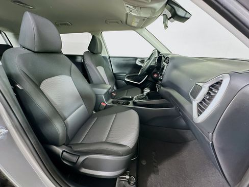 Used 2025 Kia Soul LX w/ LX Technology Package FWD image 29
