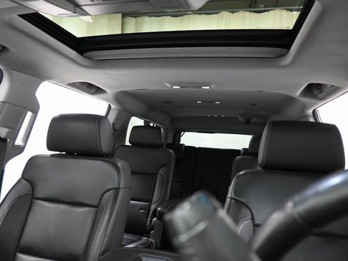 Used 2015 Chevrolet Suburban LTZ image 4
