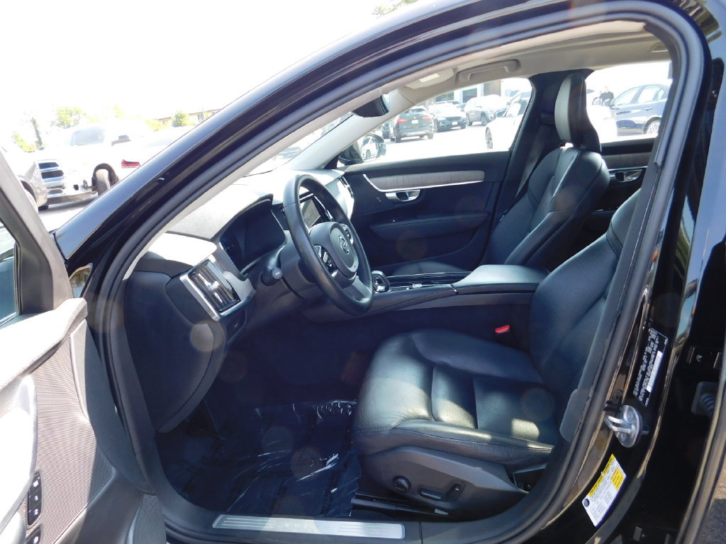 Used 2023 Volvo S90 B6 Plus AWD/4WD image 18