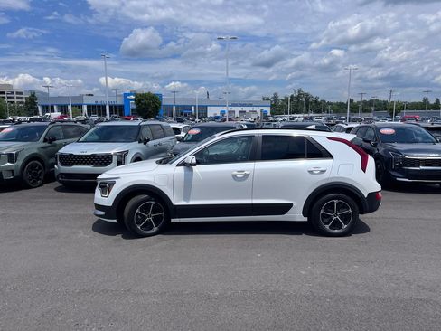 Certified 2023 Kia Niro EX w/ EX Cold Weather Package FWD image 7