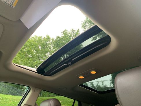 Used 2014 Buick Enclave Leather AWD/4WD image 25