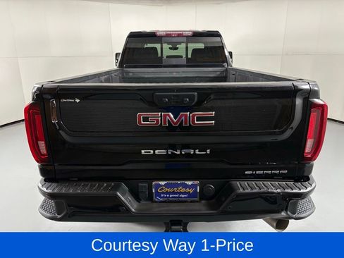Used 2023 GMC Sierra 3500 Denali w/ Denali Black Diamond Edition AWD/4WD image 9