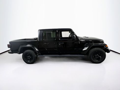 Used 2023 Jeep Gladiator Sport image 4