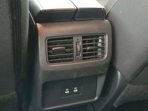 Used 2025 Nissan Rogue SV FWD image 26