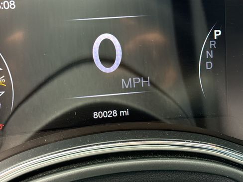 Used 2019 Jeep Grand Cherokee Limited w/ Luxury Group II AWD/4WD image 10