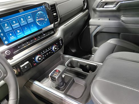 Used 2024 Chevrolet Silverado 1500 LTZ w/ Technology Package AWD/4WD image 29